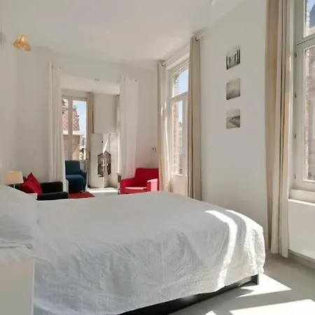Charlemagne - Imposing Town House With Parking Near The Casa vacanze Blankenberge