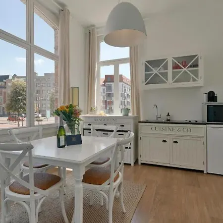 Charlemagne - Imposing Town House With Parking Near The * Blankenberge