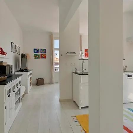 Charlemagne - Imposing Town House With Parking Near The Casa vacanze